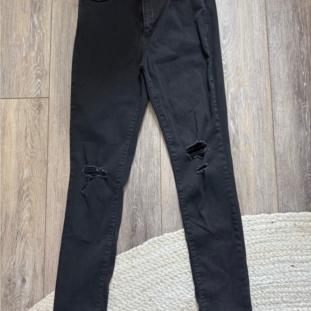 Levi's Black High Rise Distressed Jeans